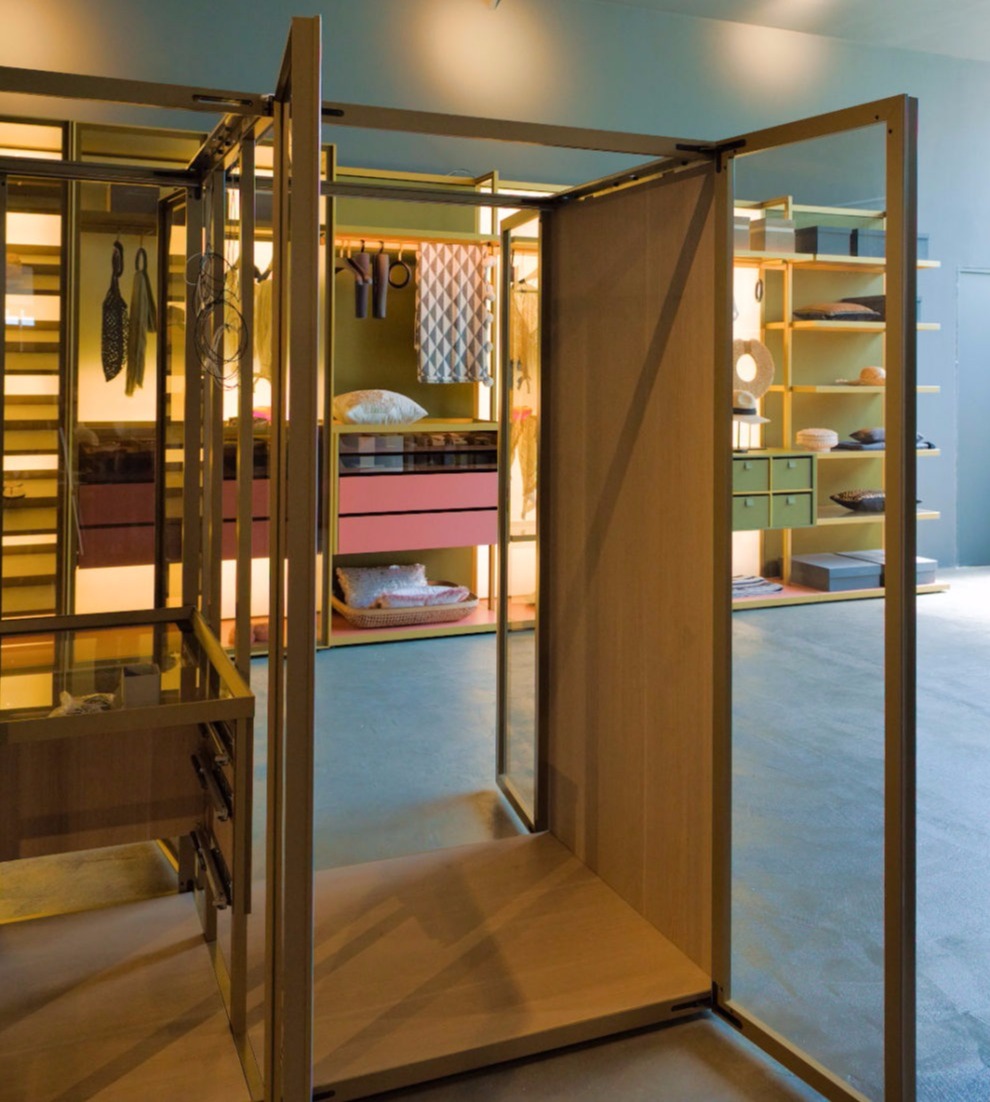 Custom wardrobes for two showrooms in Bangkok – Thailand. industrialdesign raystudio woodencraft wood art prototype restoration quality details furnitures limitededition cantù como milan interiordesign traditionaltools legacy design italy madeinitaly italiandesign architecture luca pagani carlo patriarca comolake interiors disegno industriale raystudio artigianato-in-legno legno arte prototipo restauro qualità dettagli arredamento edizione limitata cantù como milano interni design tradizionale eredità madeinitaly designitaliano architettura luca pagani carlo patriarca lago di como interni 